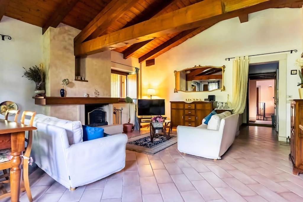 Al Mulino - Immerso Nel Golf Resort Polpenazze del Garda Exterior foto